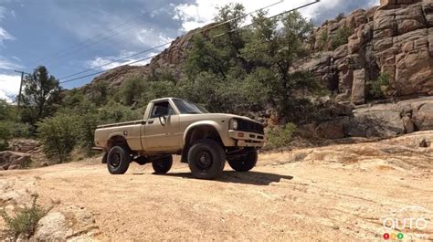 Après 1 6 million de km ce Toyota Hilux 1980 poursuit ses randonnées