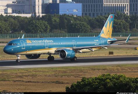 VN A619 Vietnam Airlines Airbus A321 272N Photo By Luo Chun Hui ID