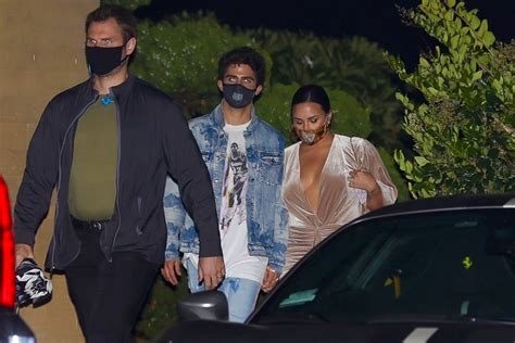 Demi Lovato Sexy Braless Cleavage Hot Celebs Home