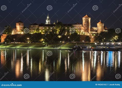 Het Koninklijke Kasteel Van Wawel In Krakau Polen Stock Foto Image