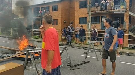 Moradores Protestam E Fecham Avenida Em Manaus Ap S Alagamento De Casas