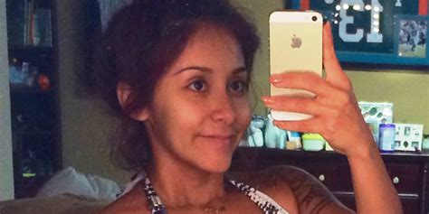 Snooki Is Makeup Free And Pregnant In A Bikini Huffpost