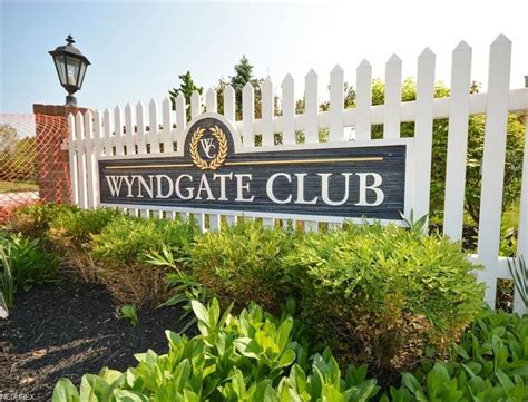 2719 Wyndgate Ct Westlake Oh 44145 See Est Value Schools And More
