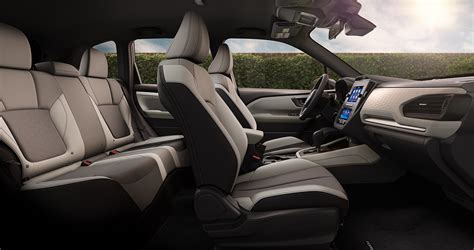 2025 subaru forester base trim