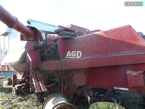 Used International Harvester 915 Combine Agdealer