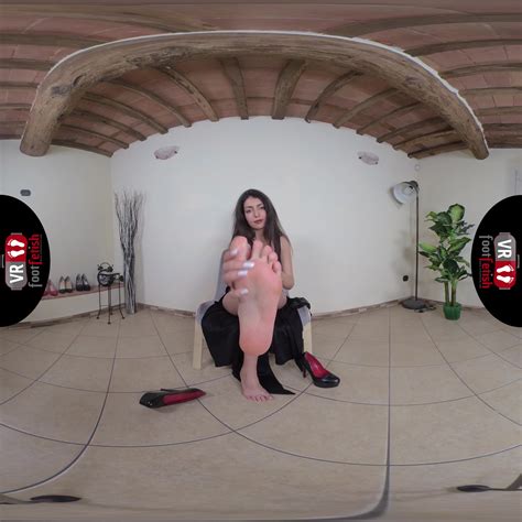 Seductive Sofia Gives You A Steamy Hot Foot Tease Vrfootfetish Adult Dvd Empire
