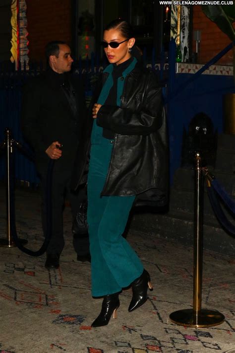 Ella Hadid Babe Celebrity Posing Hot Female Actress Straight Famous