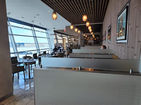 American Airlines Flagship First Dining JFK Review
