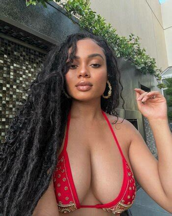 Essence Tatiana Essencetatiana Nude Leaks TheFappening