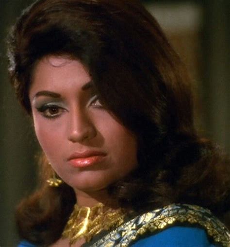 Pin By Rajendra Shirodkar On Yesteryear Hot Beautiful Indian Actress Bollywood Actress Bollywood