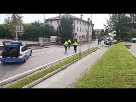 Treviso Ruba Tre Auto Uccide Un Ciclista E Ribalta Vettura Dei