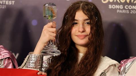 Մալենայի փառքի երեկոն էր / Maléna - YouTube