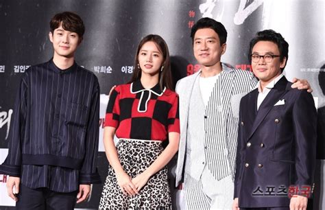 김명민·이혜리·김인권·최우식 영화 물괴 주역들