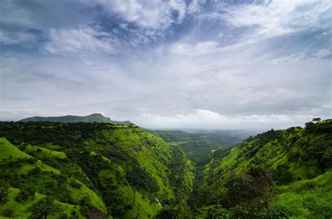 Neon green vistas. Kasara Ghat, India [OC] [2048x1356] : r/EarthPorn