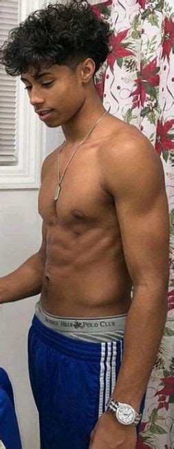 Pingl Par Paul Rivera Sur Cute Gay Couples Hommes Mignons Mecs Muscl S Hommes Noirs Beaux