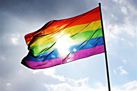 Ist Eine Pride Flagge Schuld An Den Ausschreitungen In Bern Gay Ch Alles Bleibt Anders