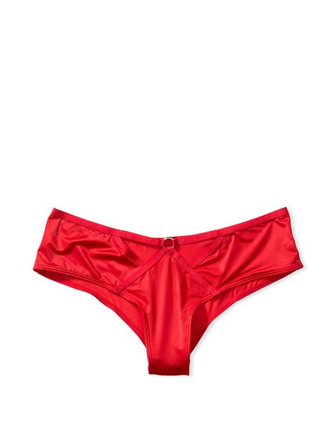 Victoria S Secret Model Lais Ribeiro Sets Pulses Racing In Sizzling Scarlet Lingerie Daily