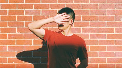 6 ways to fake confidence when you feel insecure