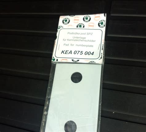 KEA075004 Опора номерного знака (наклейки под рамку номеров для ...