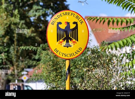 Hoheitsschild Bundesrepublik Deutschland Symbolbild Staatswappen