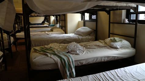 Homeless New Yorkers struggle to leave shelter system