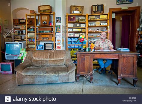 Radio shop hi-res stock photography and images - Alamy