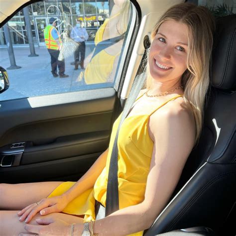 Mỹ nhân Bourchard diện nội y xanh lá quyến rũ xứng danh hot girl tennis