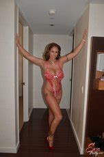 Juicy Milf Eva Notty Shows Off Her New Kinky Bodysuit Photos