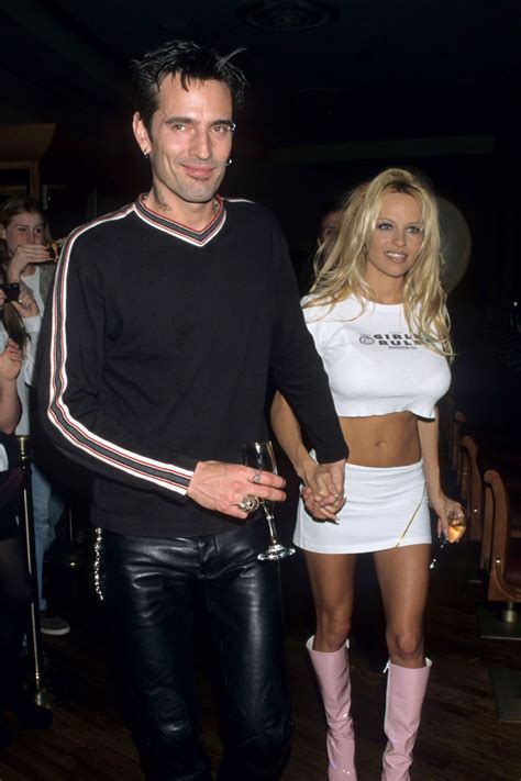 Pamela Anderson y Tommy Lee como nunca los habías visto en una nueva