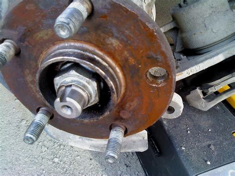 Сломалась шпилька на переднем колесе — Toyota Nadia, 2 л, 1998 года ...