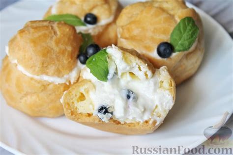 Рецепт: Мини-эклеры с творожным кремом и черникой на RussianFood.com