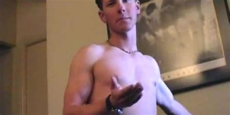 EXPOSEDBOYTUBE This Big Gay Guy Shows How Jerking Is Done Tnaflix