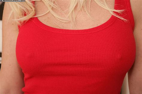 Blonde Milf Daniela Plunging Fingers Into Shaved Vagina After Undressing Porn Pictures Xxx