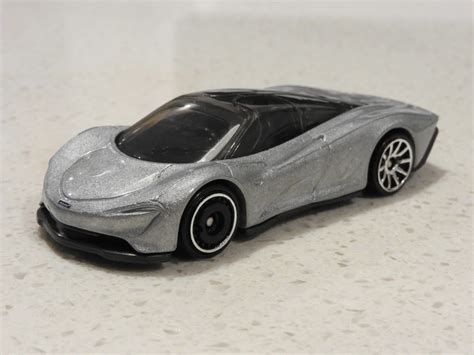 Siêu Xe Hot Wheels C4982 112 250 McLAREN SPEEDTAIL Mẫu Màu Giao Ngẫu Nhiên