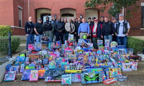 Motorcycle Club Punishers Deliver The Toys Vicksburg Daily News