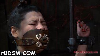 Juguetona belleza tetona está chupando un miembro de carne faket XVIDEOS