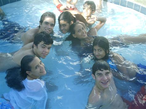 8 Hot Sexy Duda Menezes Bikini Pics