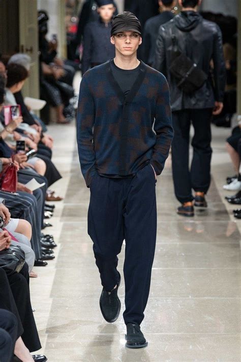 Giorgio Armani Resort 2020 - Kollektion | Vogue Germany | Mannenkleding