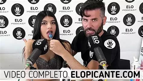 Elo Podcast Passes Cream On Milu Lopez S Ass In Spanish Porn Feat Elopodcast Xhamster