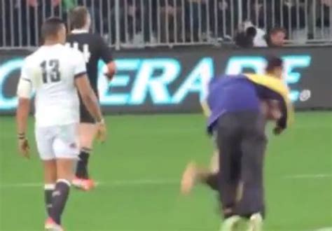 Incredible Moment Naked Streaker Gets Tackled By Rugby Fan At New Zealand Vs England Match