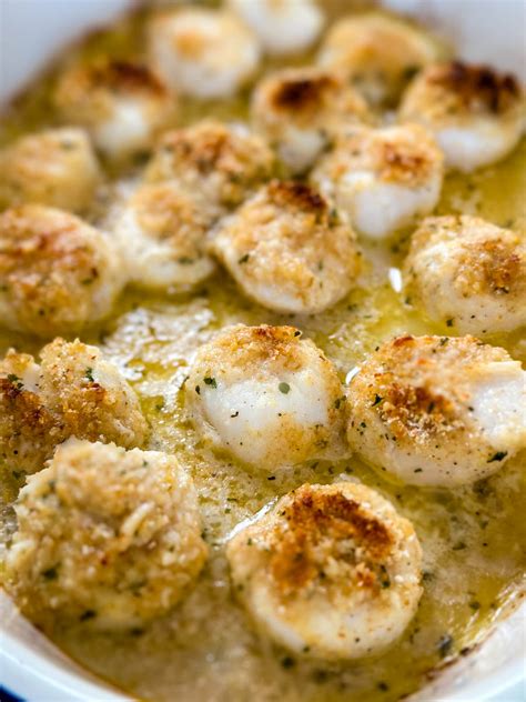 Baked Scallops In Lemon Butter Wine Sauce Simple Seafood Recipes