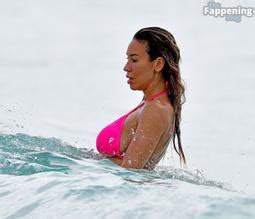 Ampika Pickston Sexy Shows Off Her Beautiful Physique In A Hot Pink