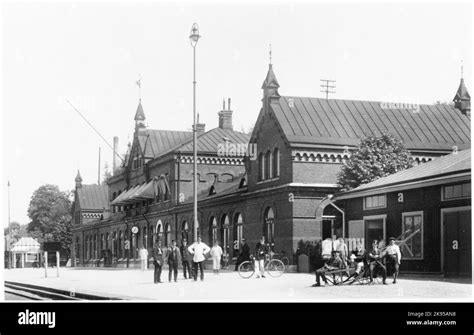 1920s Railway Station Cut Out Stock Images And Pictures Alamy