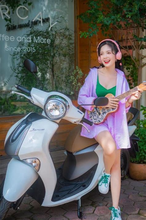 Dàn hot girl thế hệ mới của Vũ trụ VTV đi xe gì