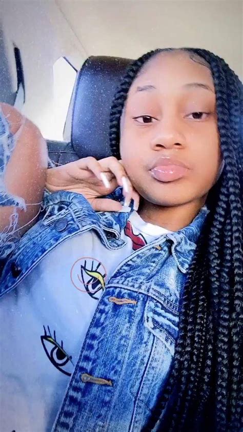 Is She Hot You Guys Please Comment Scrolller