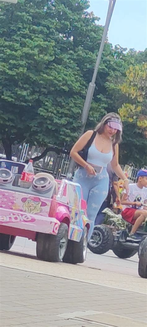 Delicious Milf Mom Colombian Spandex Leggings Yoga Pants Forum