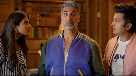 Housefull 4 Movie Review This Akshay Kumar Kriti Sanon Film Is Uneven