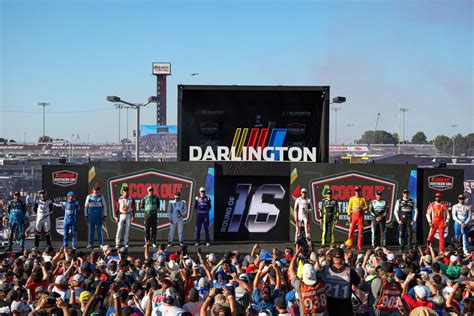 Press Stories Denny Hamlin Dominates First Two Stages At Darlington Hendrick Playoff Cars On