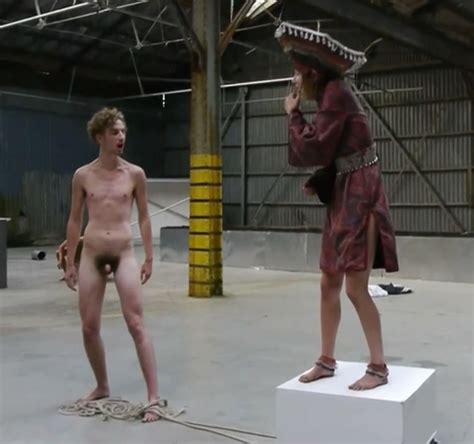 EXPOSITION NATURELLE Naked Scène