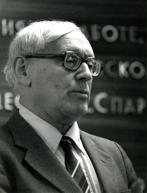 BOTVINNIK 100 SELECTED GAMES PDF